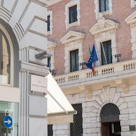 Apartament Relais Palazzo Olimpia - Corso Vittorio Emanuele Salerno Zewnętrze zdjęcie